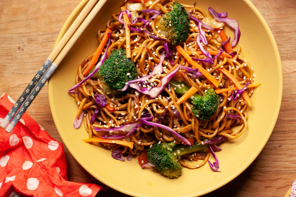Chinese stir-fry noodles.